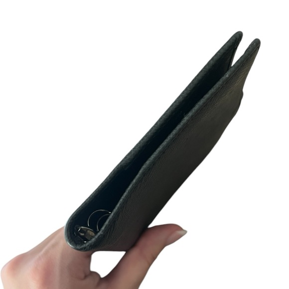 LOUIS VUITTON Taiga Leather Agenda - Picture 6 of 15